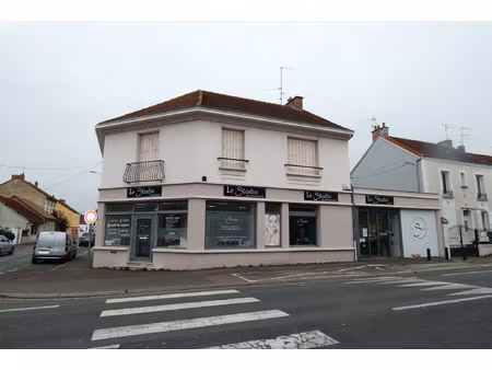 montlucon centre immeuble avec local commercial  habitation