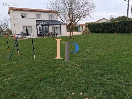 villa 5 pièces 145 m²