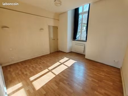 appartement t3 rez de chaussee (56 m2) au centre-ville de pons