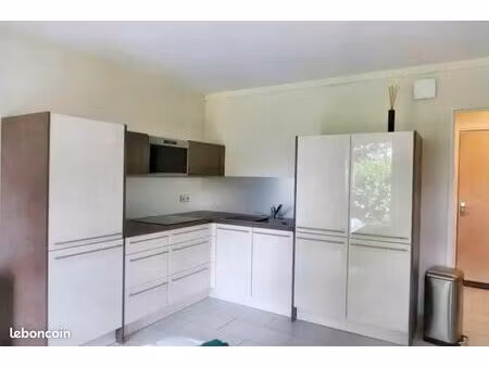 studio 1 pièce 27 m²