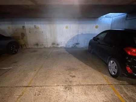 parking 12 m² montreuil