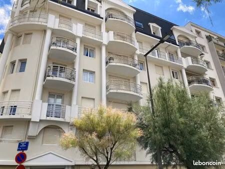 très simple 2 pièces 54 m² à l'année