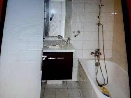 grand studio meublé proche rer c