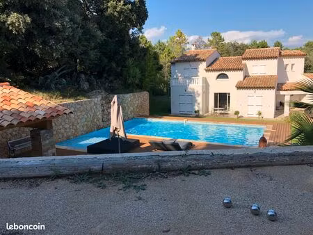 location villa à montauroux -- véritable havre de paix