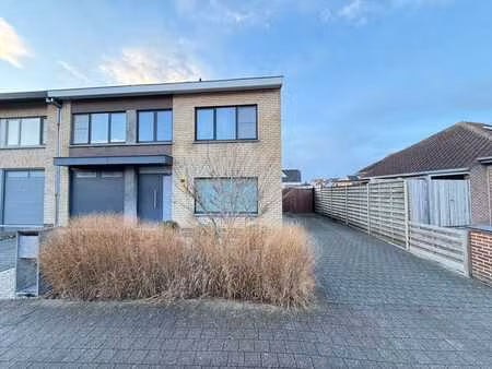 instapklare & ruime gezinswoning met garage & tuin