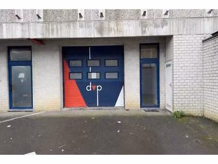 entrepôt idéalement situé disponible à haaltert !