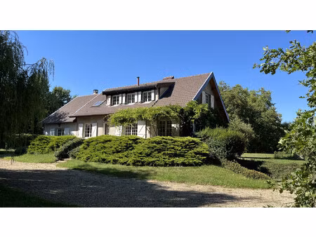 belle maison familiale 12 pièces  7 chambres  avec grand jardin