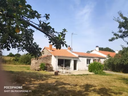 location meublée maison 3 pièces 73 m² à saint-viaud (44320)  1 020 €