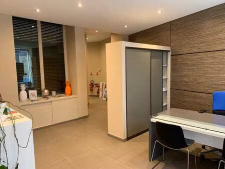 vente bureaux et commerces à saint-malo (35400) : à vendre / 70m² saint-malo