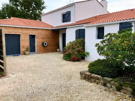 vente maison à nesmy (85310) : à vendre / 165m² nesmy