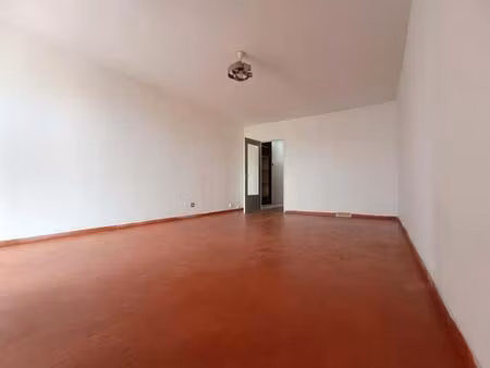 appartement saint martin de crau 1 pièce(s) 34 m2 et balcon
