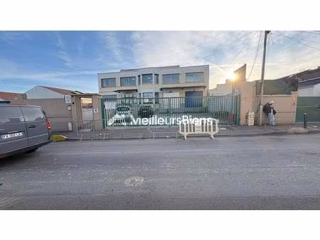 location entrepôt 300 m²