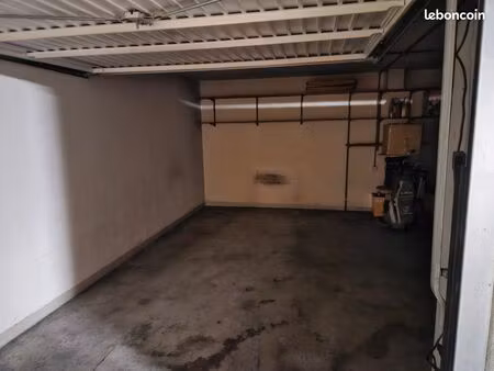 box à louer proche croix de chavaux