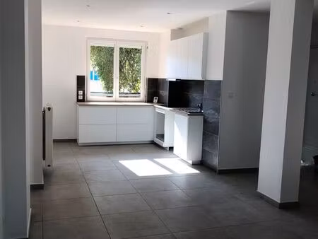 appartement t3 de 68 m² – hyper centre bourgoin-jallieu – très lumineux