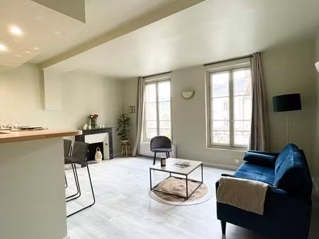 loue appartement 2 pièces de charme meublé de 45m² en plein centre historique de la ferté-