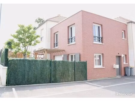 maison. 3 pièces. 68 m2