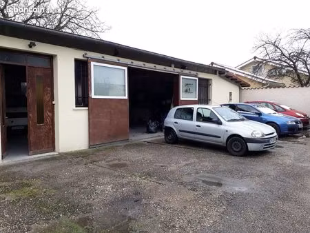 location local pour dépot