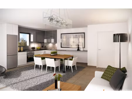 agréable t5 bordeaux bacalan avec loggia proche tram