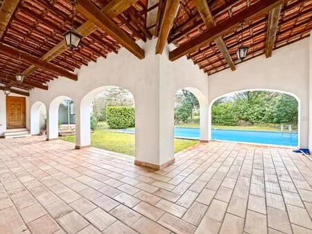 maison de 5 pièces de 115 m² à auriol