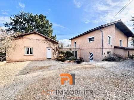 lentilly maison familiale 260 m2  salon 45 m2  6ch  studio i