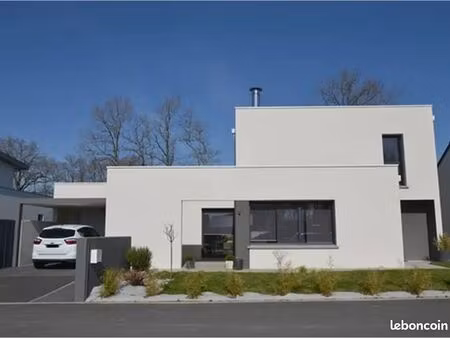 recherche maison archi  toit plat année 1970 -1990