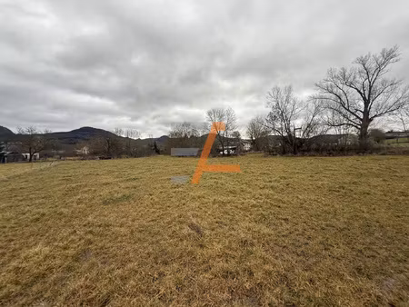 terrain constructible 1 150 m2 saint-julien-chapteuil