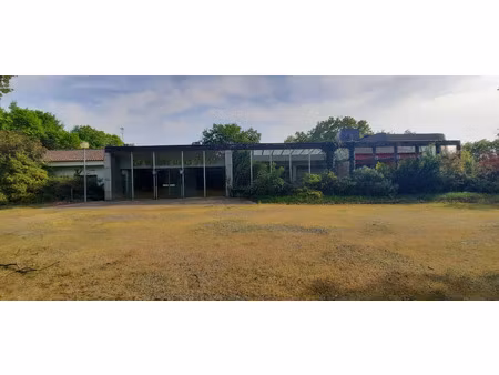 local professionnel à vendre la rochelle 62 pièce(s) 2178m2 636 000€