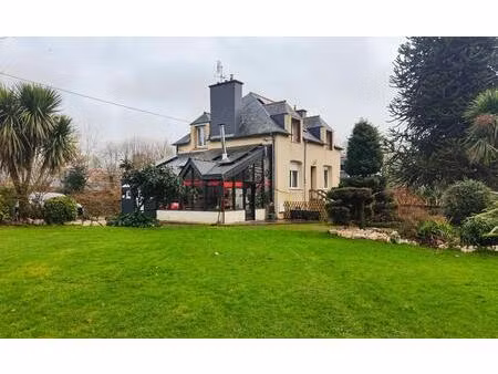 maison de 8 pièces de 172 m² à paule
