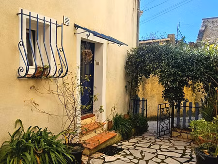 maison de village t2 avec cour à gonfaron