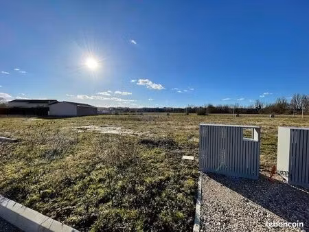 terrain 638 m² damazan