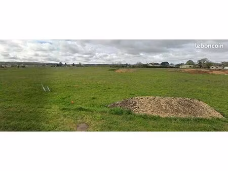 terrain 1 430 m² saint vite