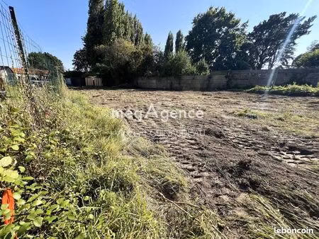 terrain 493 m² sevremoine