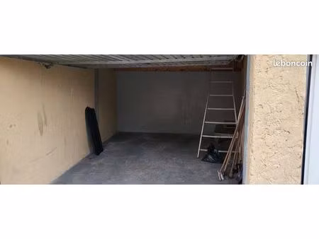garage / box fermé 15m²