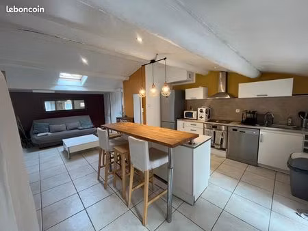 charmante maison  t3 de 51m2 meublée et climatisée avec cour privative