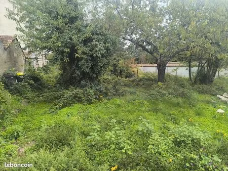 terrain 600 m² cognac