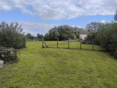 terrain 1 059 m² gente