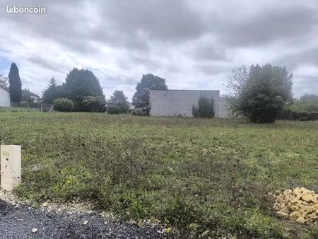 terrain 751 m² les metairies