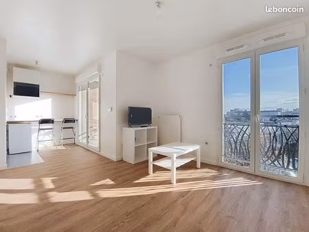 loue studio de 26 m2 avec balcon