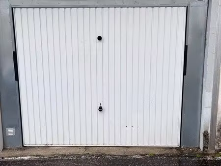 a louer garage 16 m2