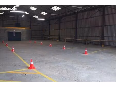 loue emplacement garage hivernage camping car bateau