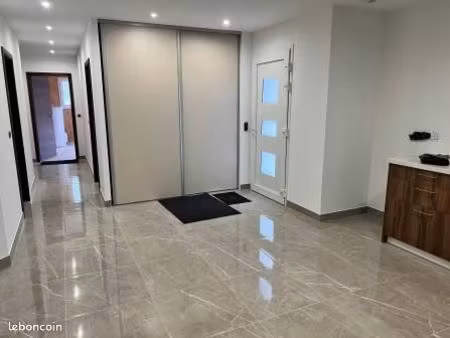 pavillon 4 pièces 85 m²