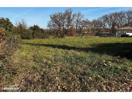 terrain 903 m² condom