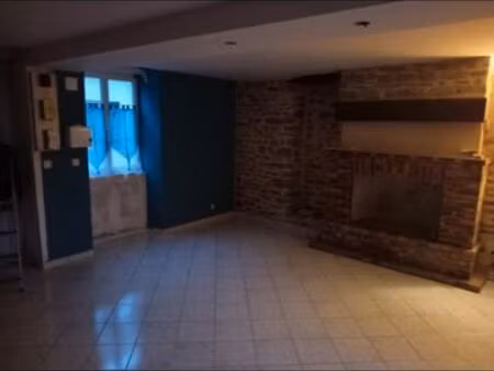 f2 maison avec cours