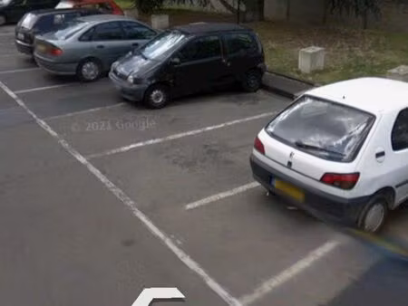 place de parking résidence fermée