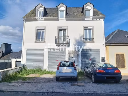 immeuble 10 pièces - 150 m²