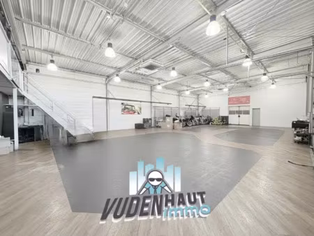 local d'activité 408 m²