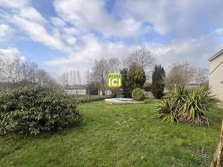 vente terrain à besné (44160) : à vendre / 383m² besné