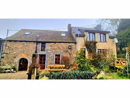 côtes d'armor deux maisons rurale de 3 chambres avec grand jardin  terrace et hangar