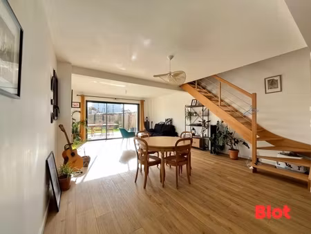 a louer - bedee - la bastille - maison t5 - 110m² - 1200 € cc - jardin - terrasse