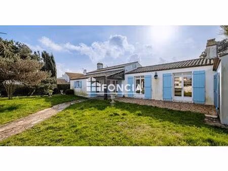 ile de noirmoutier - a l oree du bois de la chaise - propriete spacieuse